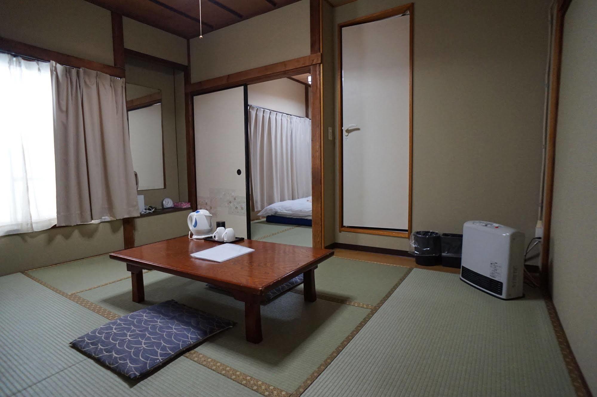 Ryokan Katsutaro Präfektur Tokio Exterior foto